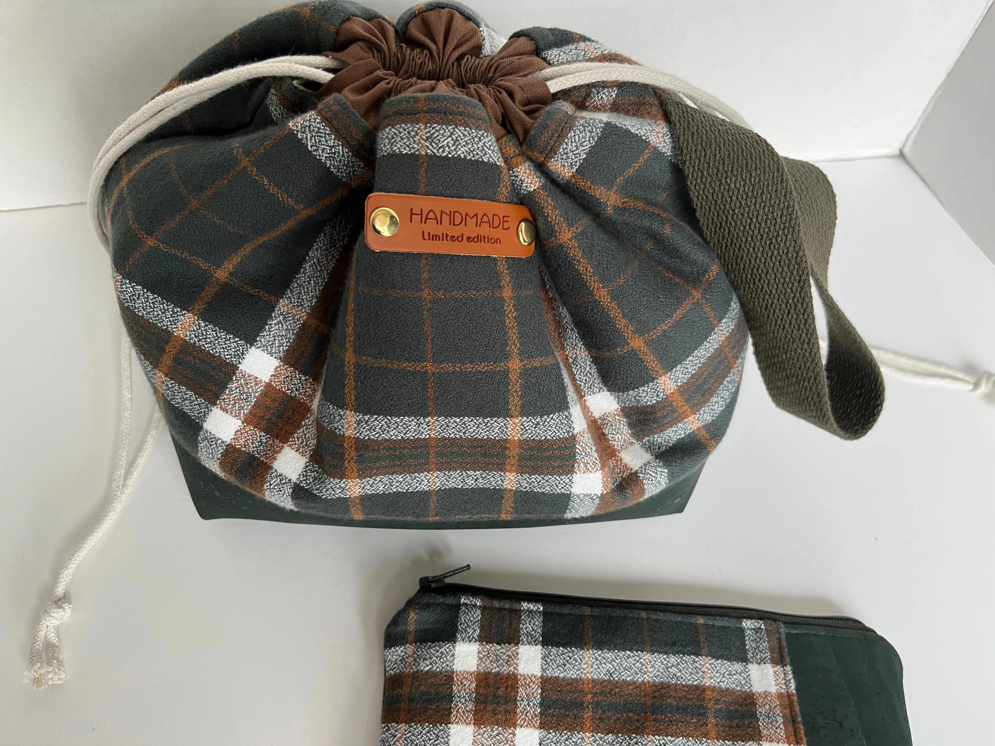 Green Plaid Flannel Small Knitting Bag Set, Fall Project Bag, Finch Bucket Bag