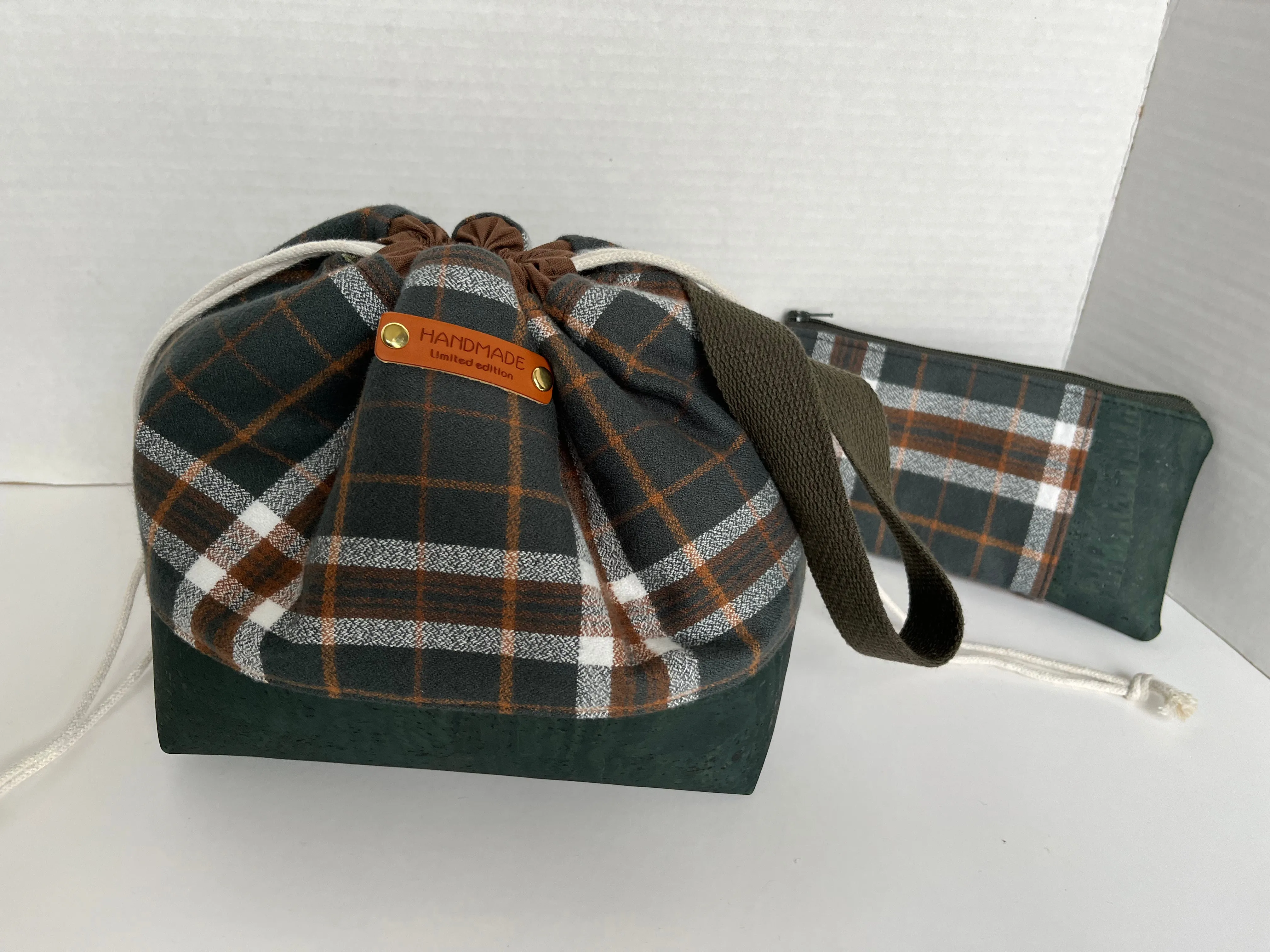 Green Plaid Flannel Small Knitting Bag Set, Fall Project Bag, Finch Bucket Bag