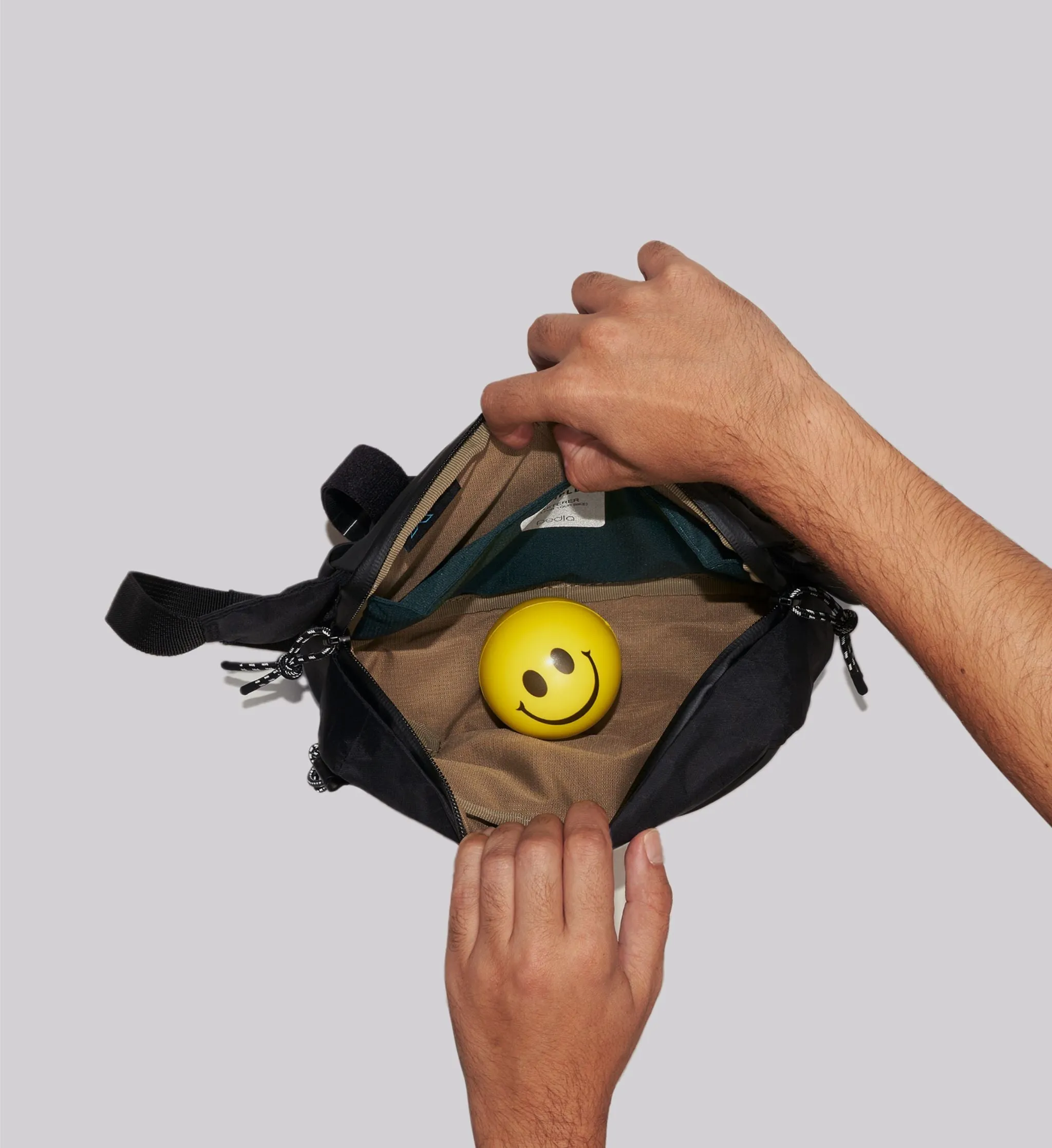 Pedla x Crumpler / FRUITERER - Black